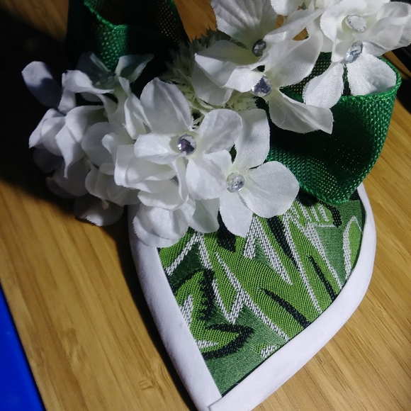 Floral Fasinator - Picture 2 of 3